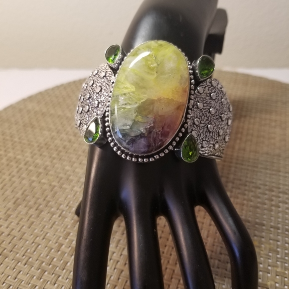 DIVINE BRACELET NWOT - Picture 2 of 9